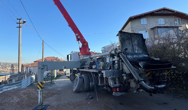 Lastik bomba gibi patladı: 2 yaralı