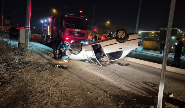 Takla atan otomobilin sürücüsü ehliyetsiz ve alkollü çıktı