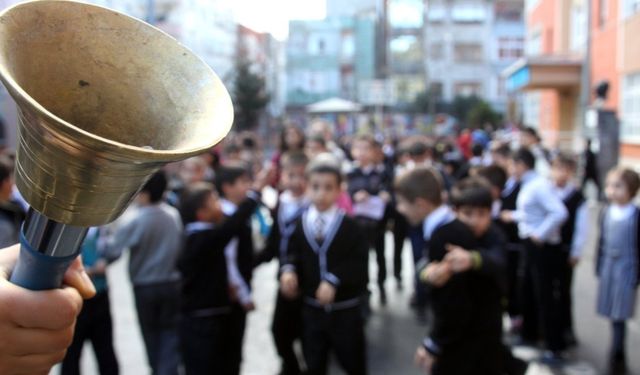 Milyonlarca Öğrenci ve Öğretmen Ders Başı Yaptı