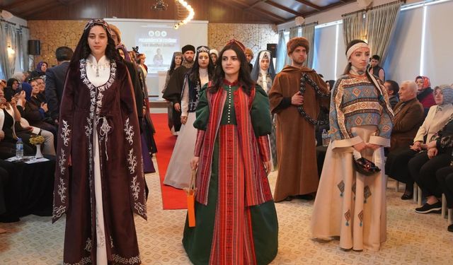 Palandöken’in eteğinde Türk motifleri defilesi