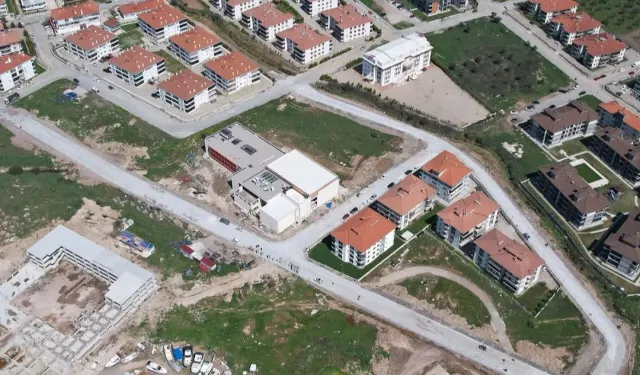 Balıkesir'de yol yapım çalışmaları hızlandırıldı