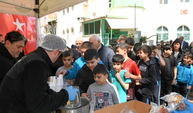 Başkan Aydın’dan vatandaşlara çorba ikramı