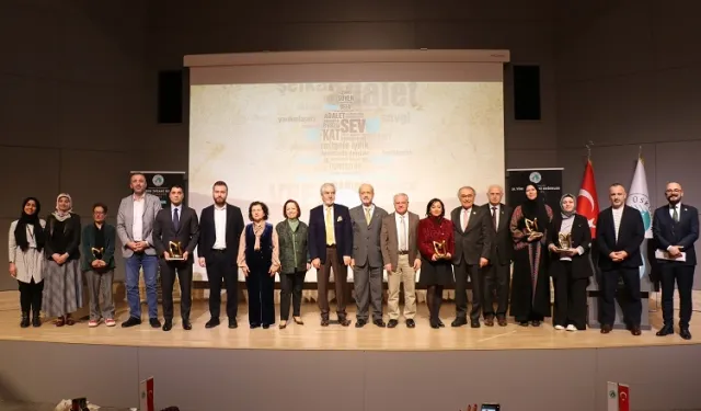 Üsküdar Üniversitesi “10. Yüksek İnsanî Değerler Ödülleri”   sahiplerini buldu!