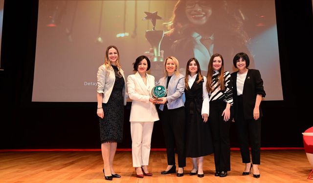 Mercedes-Benz, She’s Mentoring Programı Başarılarını 5 Prestijli Ödülle Taçlandırdı