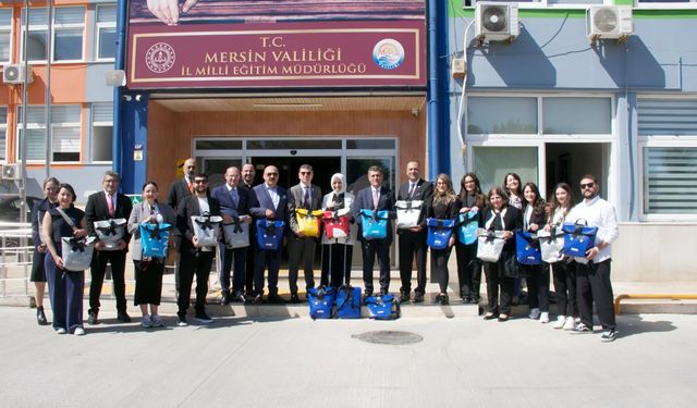 Eski Brandalardan Yapılan 200 Okul Çantası Mersin İl Milli Eğitim Müdürlüğü'ne Teslim Edildi
