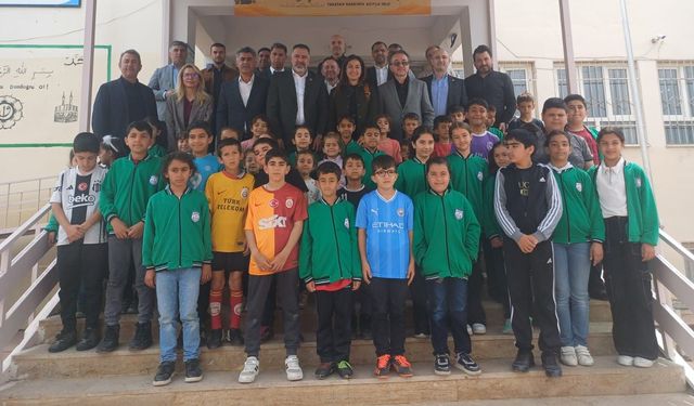 LİKİTDER’in  “Hayal Taşıyan Tırlar” Projesi Elazığ’da Başladı