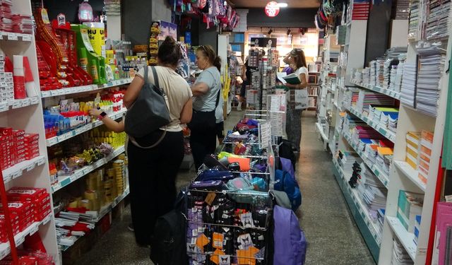 Kırtasiye Sezonu Yoğun Başladı: Hem Veliler Hem Esnaf Fiyatlardan Memnun