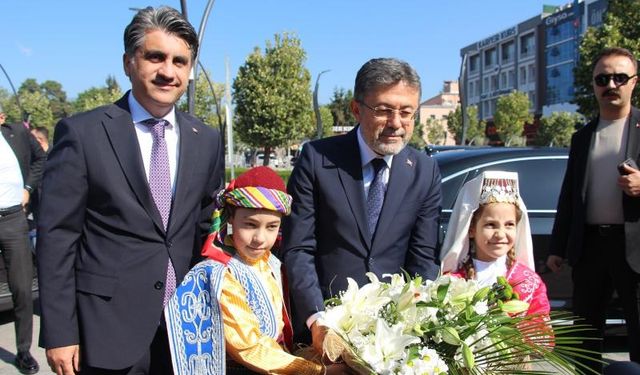 Bakan Yumaklı: "Bugün tarımsal hasılada dünyada 7'nci, Avrupa'da 1'inci sıradayız"