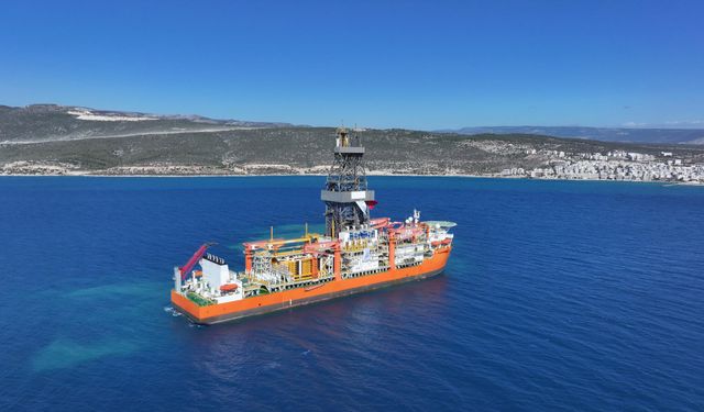 Türk filosuna katılan iki yeni sondaj gemisinden ilki Mersin'e ulaştı