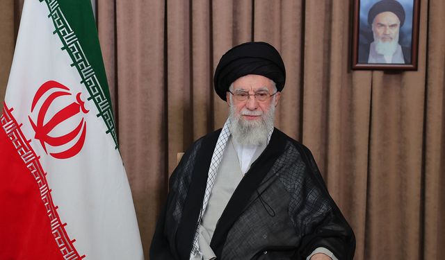 Hamaney'den Trump'a mesaj: "İran'ın nükleer gücünü yok ettiğini sanmaya devam et"