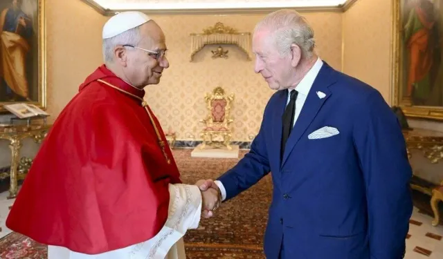 489 Yıl Sonra İngiltere Kralı ile Papa Birlikte Dua Etti!