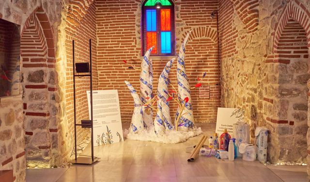 Sanatta Hayat Var: İVA Sanat’ın ikinci karma sergisi kapılarını açtı