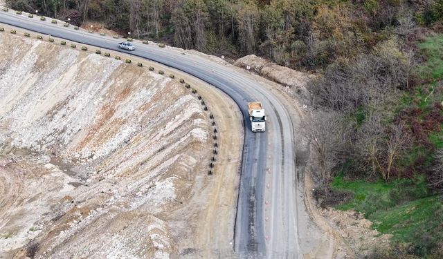 İBB, Mavi Göl Yolunu Asfaltladı: Meclis Üyesi Zeki Koç’tan Tepki