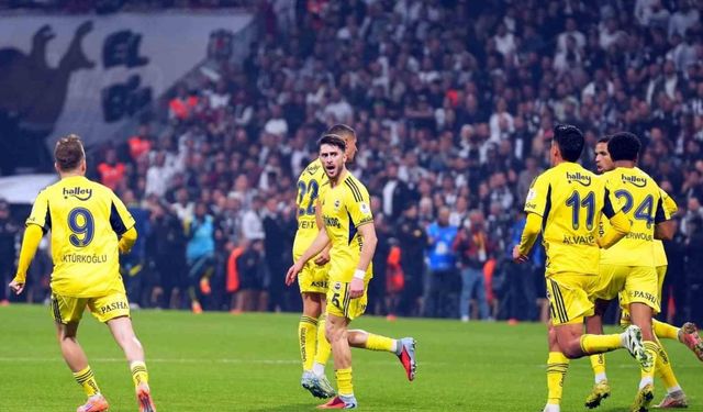 Fenerbahçe, galibiyet serisini derbide de sürdürdü