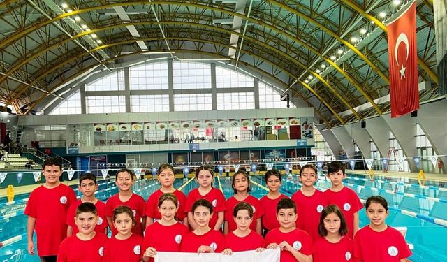 Körfezli yüzücüler Sakarya’da şampiyon oldu