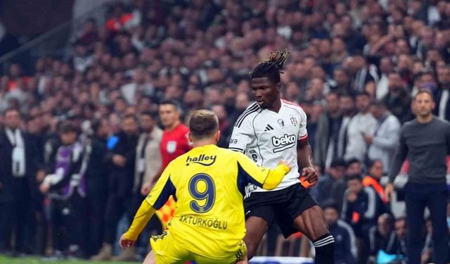 Trendyol Süper Lig: Beşiktaş: 2 - Fenerbahçe: 2 (İlk yarı)