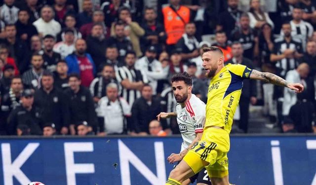 Trendyol Süper Lig: Beşiktaş: 2 - Fenerbahçe: 3 (Maç sonucu)