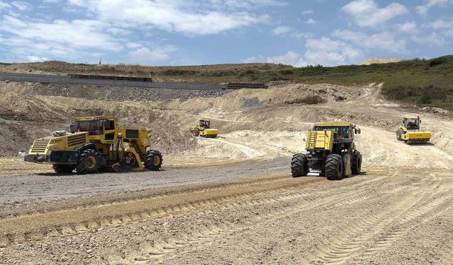 PAR-SAN Yapı, BOMAG RS 650-2 Yol Stabilizeri İle Yol Yapımında Verimliliği Artırıyor