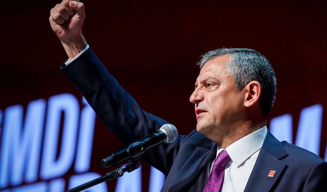 Özgür Özel, yeniden CHP genel başkanı seçildi