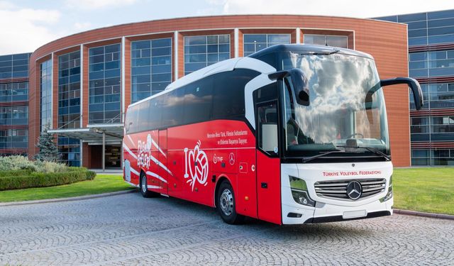 Mercedes-Benz Türk, A Milli Voleybol Takımlarının Resmi Ulaşım Sponsoru Olmaya Devam Ediyor
