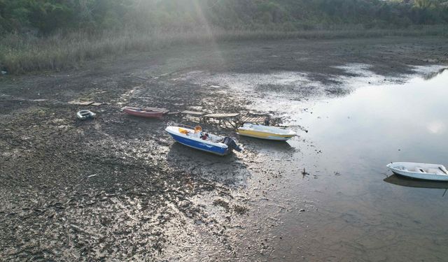 Terkos Gölü'nde Kuraklık Alarmı: Su Seviyesi Düştü, Tarihi Yapılar Gün Yüzüne Çıktı