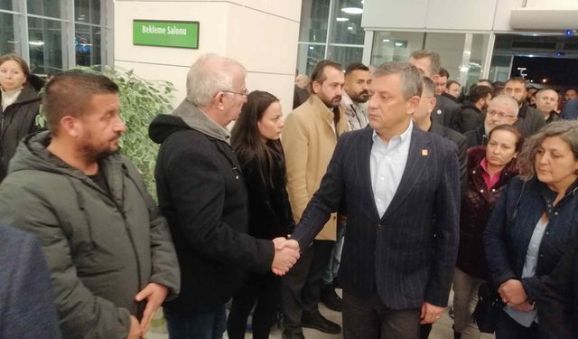 Özgür Özel Manisa’da Gözyaşlarını Tutamadı: “Bu Acıya Nasıl Dayanılır?”