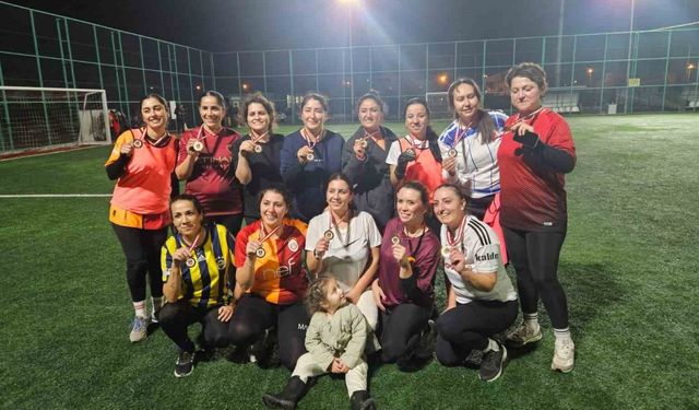 Didim’de anneler sahaya indi