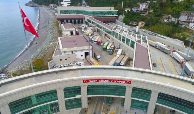 Sarp Sınır Kapısı’nda Kasım Ayında Rekor Tır Geçişi: Trafik 48 Bini Aştı