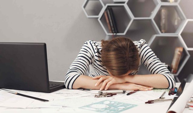 Yeni yılın görünmeyen yüzü: İçsel yorgunluk ve yıl dönümü depresyonu