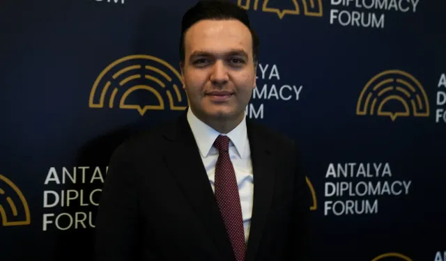 AK Parti'li İbiş'ten Özgür Özel'in "Deden neredeydi" sorusuna belgeli cevap