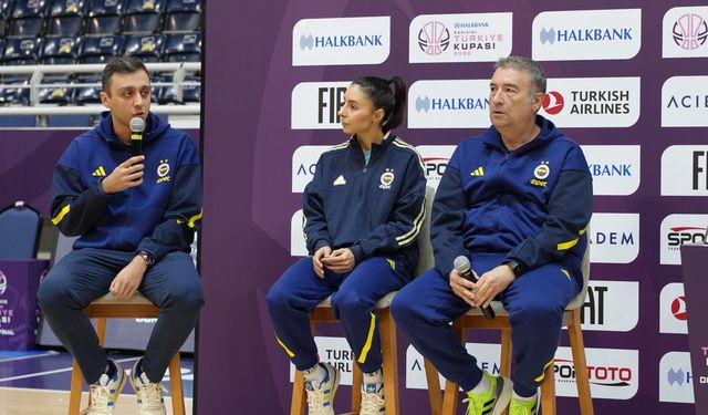 Halkbank Kadınlar Türkiye Kupası final karşılaşması öncesi basın toplantısı düzenlendi
