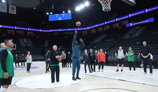 Erdoğan, Shaquille O’Neal ile pota başına geçti