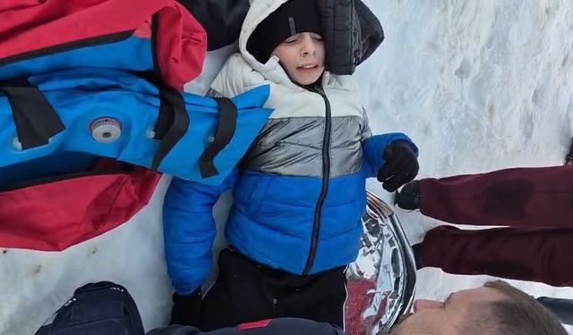 Aytuna’nın Kayak Keyfi Kabusa Döndü: Pistte Çarpıp Kaçtılar, Kalçası Kırıldı