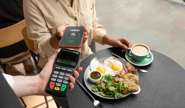 Ticaret Bakanlığı’ndan yeni düzenleme: Restoran ve kafelerde kuver ücreti kaldırıldı