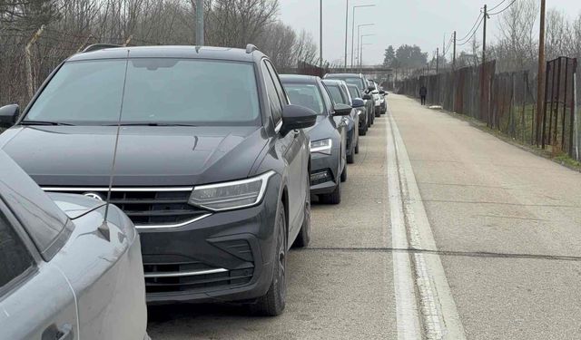 Pazarkule-Kastanies Hattında "Biyometrik" Yoğunluk: Tek Peron Çilesi Devam Ediyor