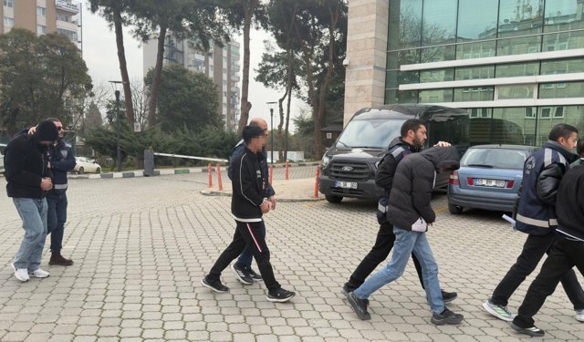 Araç Kiralayacaktı, Yarım Milyon lirasından Oldu: 5 Gözaltı!