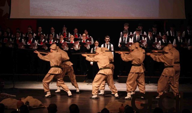 Öğrencilerin “Bir Hilal Uğruna” Oratoryosu Ayakta Alkışlandı