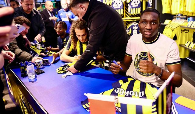 Guendouzi, Nene ve Cherif, taraftarlarla buluştu