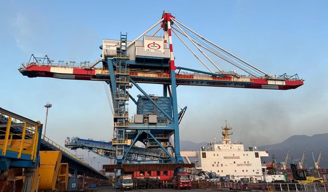 OYAK Denizcilik'ten yapay zeka destekli akıllı vinç yatırımı