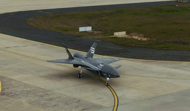 Bayraktar KIZILELMA eğitim uçuşunu başarıyla tamamladı