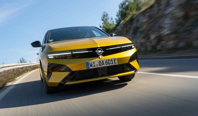 Yenilenen Opel Astra Nisan’da Türkiye’de!