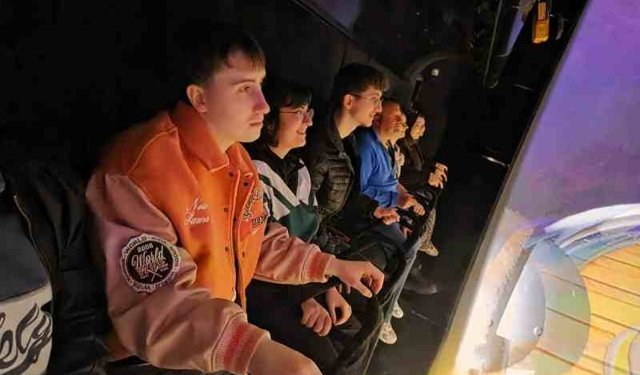 Türkiye'de ilk: Uçan sinema vatandaşların ayağını yerden kesti