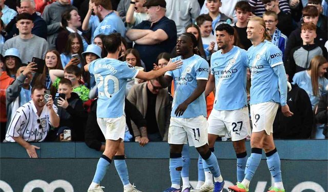 Premier Lig’de zirve yarışışında Manchester City, Arsenal’i mağlup etti