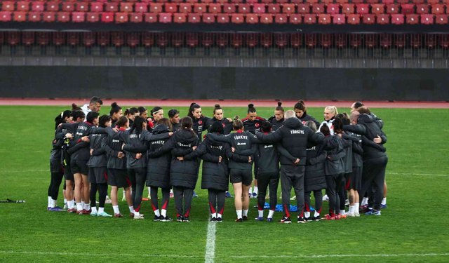 Kadın A Milli Takımı, İsviçre deplasmanında kritik sınavına çıkıyor