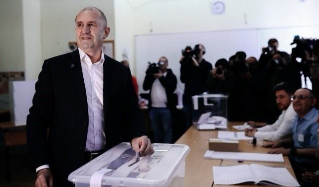 Bulgaristan’da halk son 5 yılın sekizinci genel seçimi için sandık başında