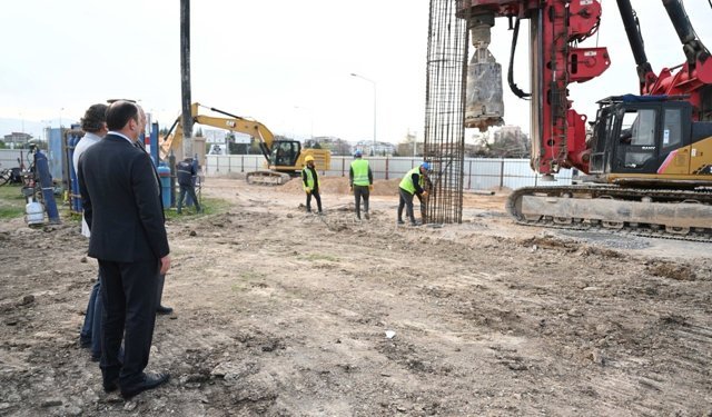 Başkan Altay: "Otogar kavşağında kara yolunu ve raylı sistemi üste alacak bir köprülü kavşak çalışması yürütüyoruz"