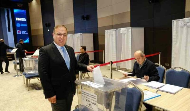 İDDMİB'de Çetin Tecdelioğlu güven tazeledi