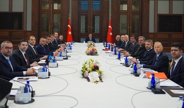 EKK: Türkiye, küresel transit ticarette merkez olma yolunda