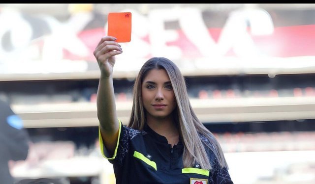 Eski hakem Elif Karaarslan tutuklandı!