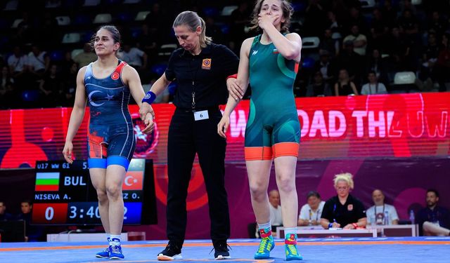 U17 Avrupa Güreş Şampiyonası'nda Özdenur Özmer'den altın madalya